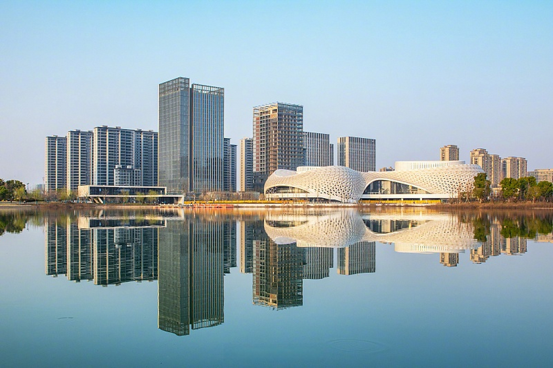 【#杭州钱塘区1个月社保就能买房#】今日,记者从钱塘区住建部门了解到