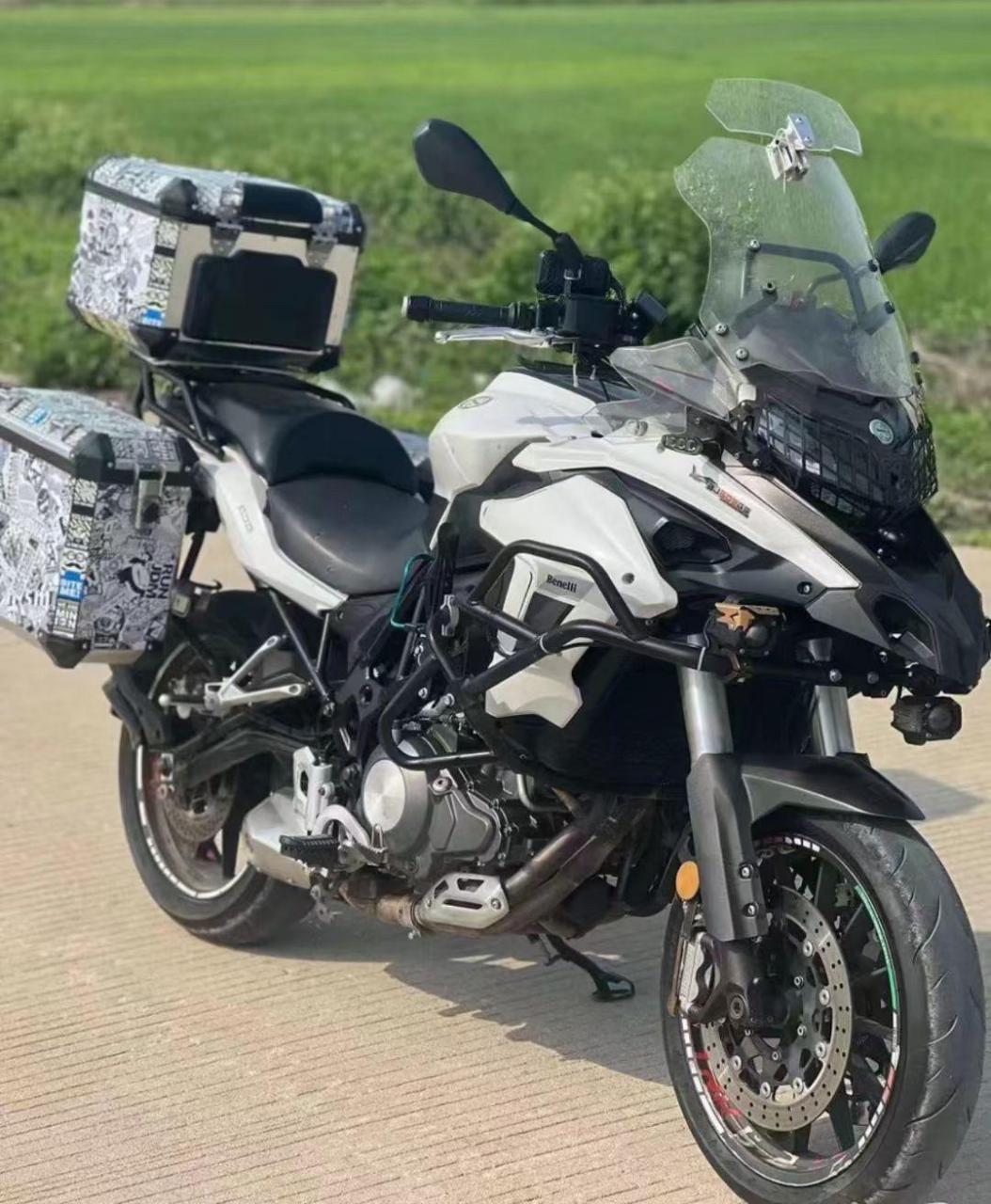 贝纳利金鹏502,安全行驶19800公里 车型:贝纳利金鹏502拉力车 abs版本