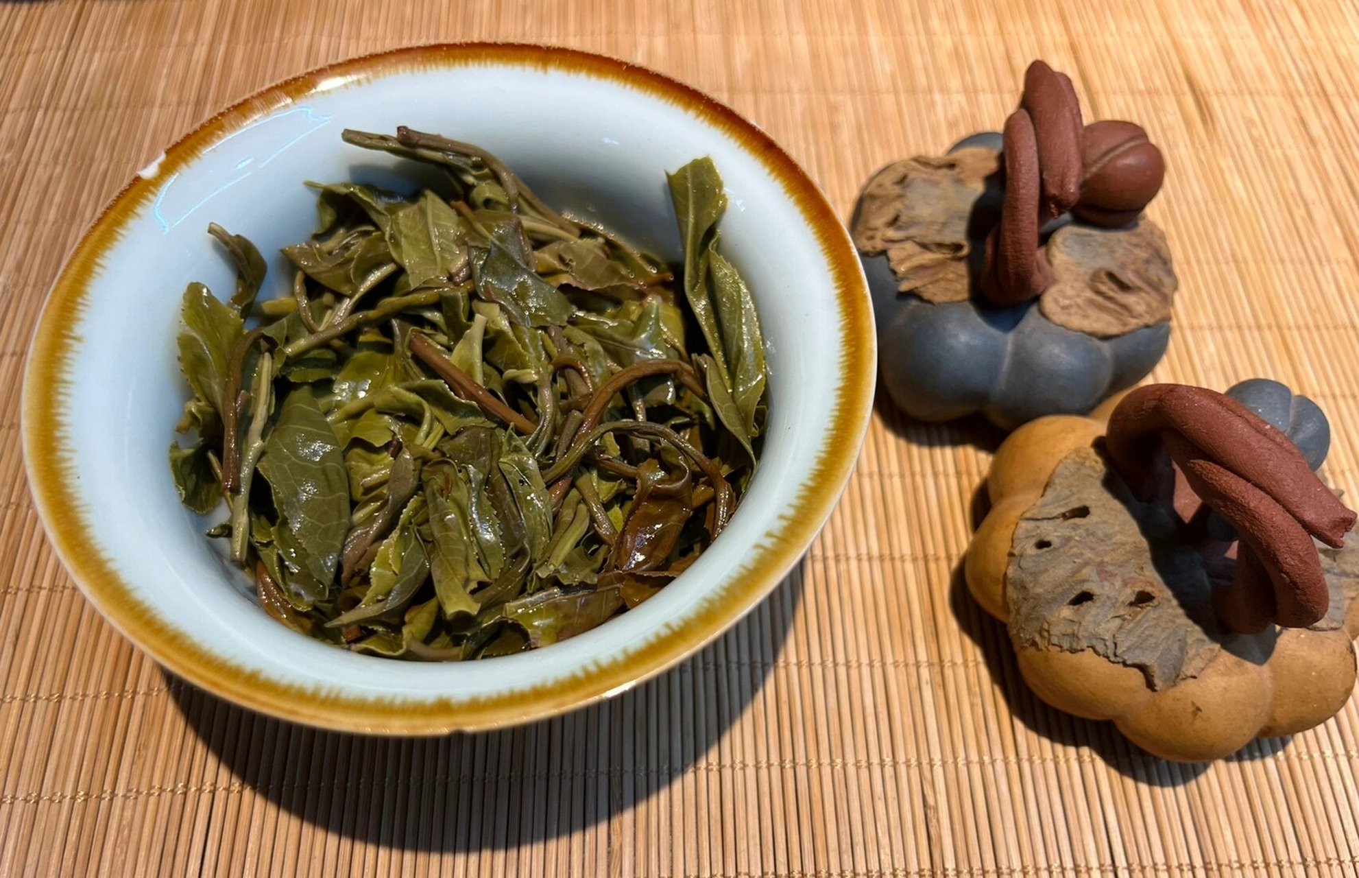 忙麓山古树普洱茶 忙麓山位于云南临沧市临翔区邦东乡,忙麓山是临沧大