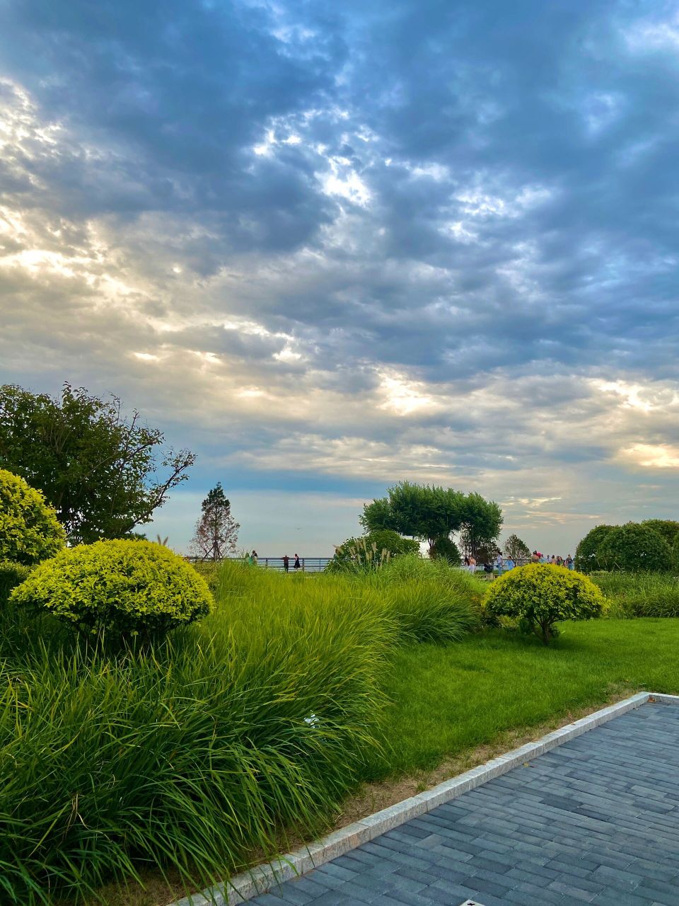 秦皇岛·西港花园    真的很适合拍照  快冲铁铁们