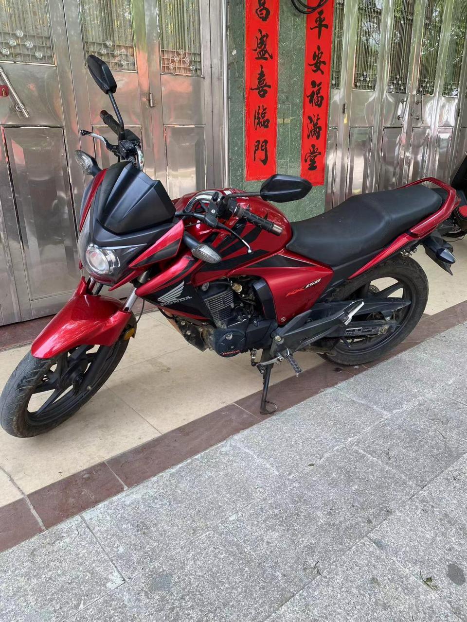 五羊本田幻影150,发动机无拆无修,发动机小蜜蜂改装小车透镜8百多,没