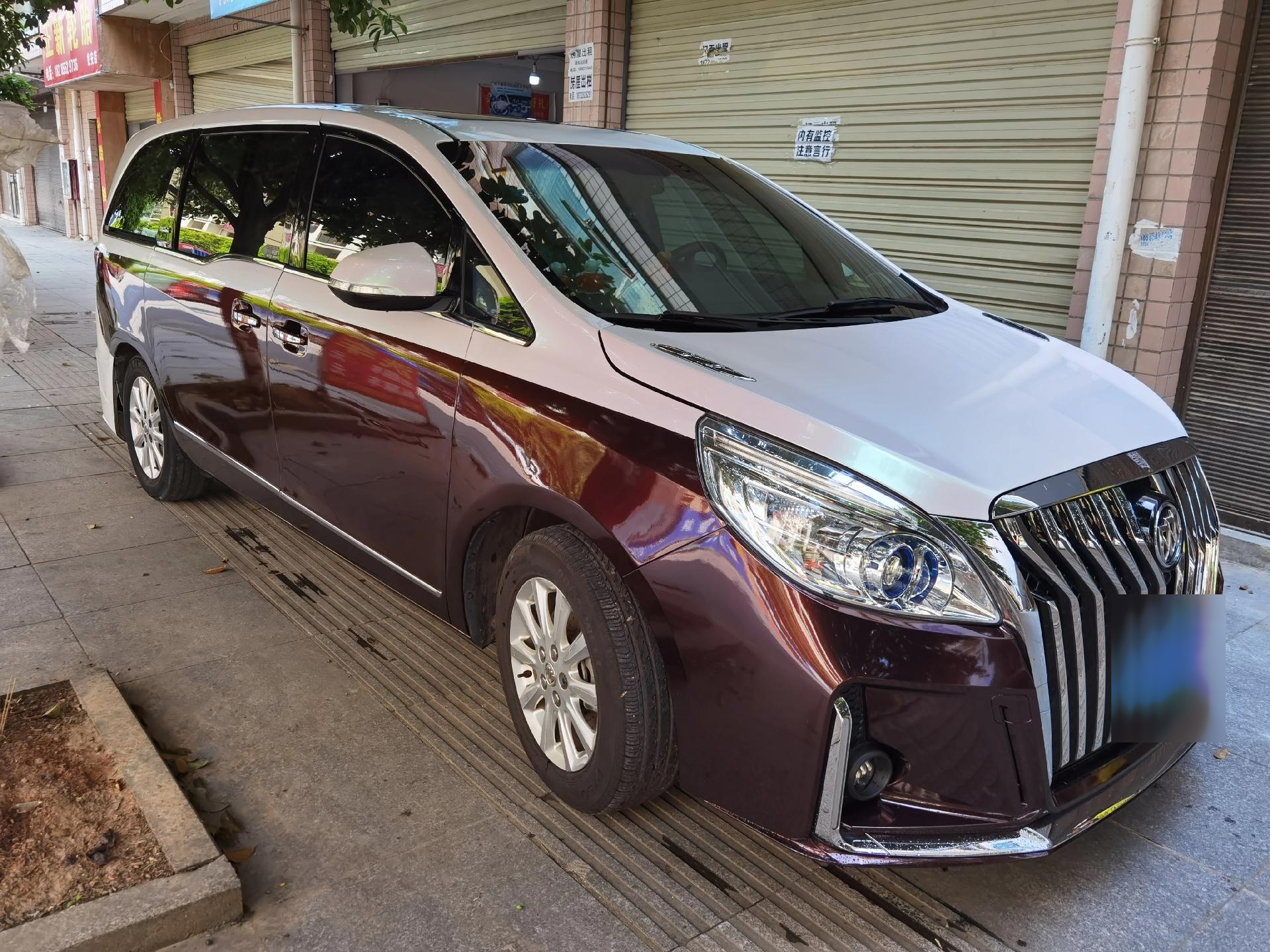 别克gl8改色膜双拼完工,倒数第二张是来之前的图片,没有对比就没有