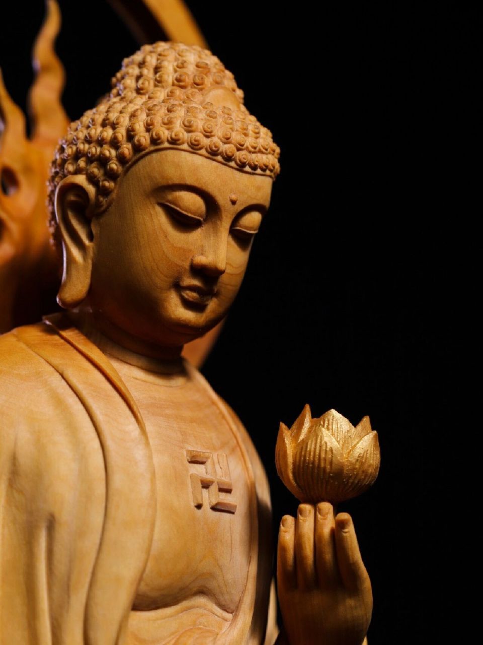 阿弥陀佛拈花垂手 如渡众生 慈悲喜舍 黄杨木 | 阿弥陀佛 雕刻比例得