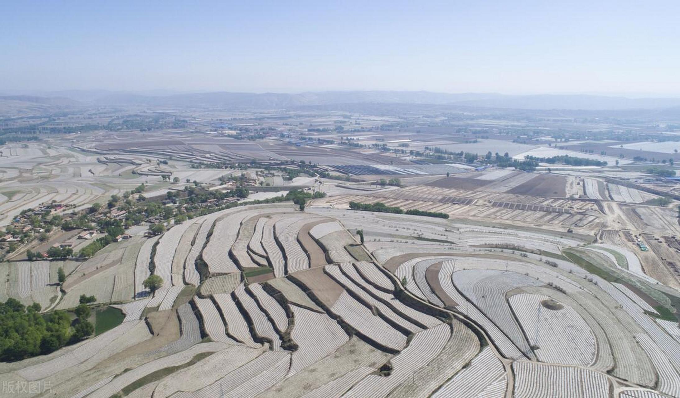 在你们家乡,"炫耀"用方言怎么说甘肃定西方言,"款","不要炫耀"就是"赞