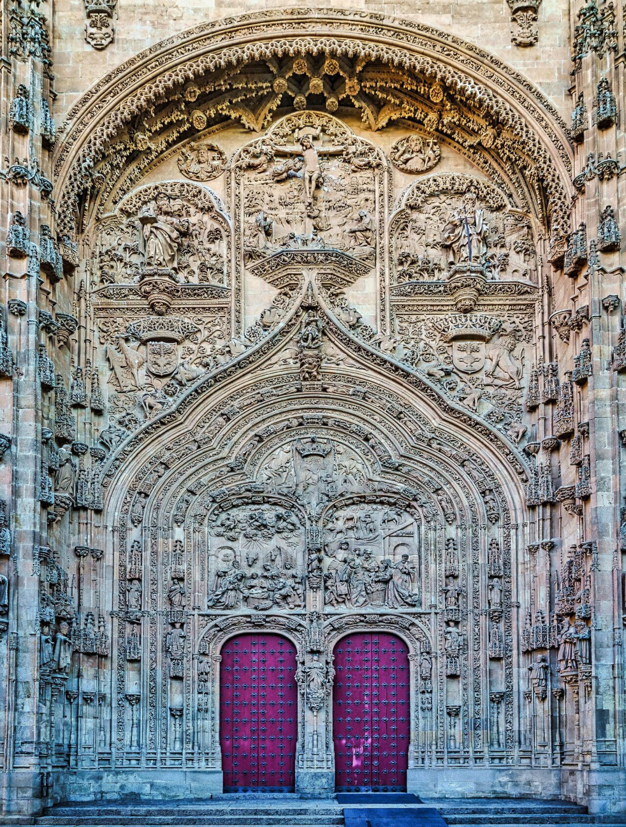 建筑与传统(精妙绝伦)萨拉曼卡新主教座堂 圣玛丽亚拉雷亚尔教堂的