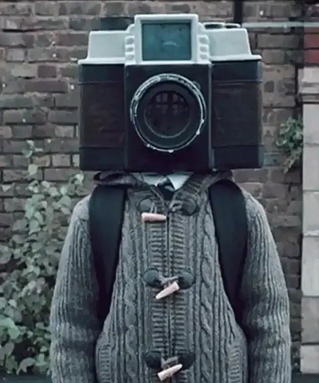 头上长摄像机的男人貌似比较受欢迎