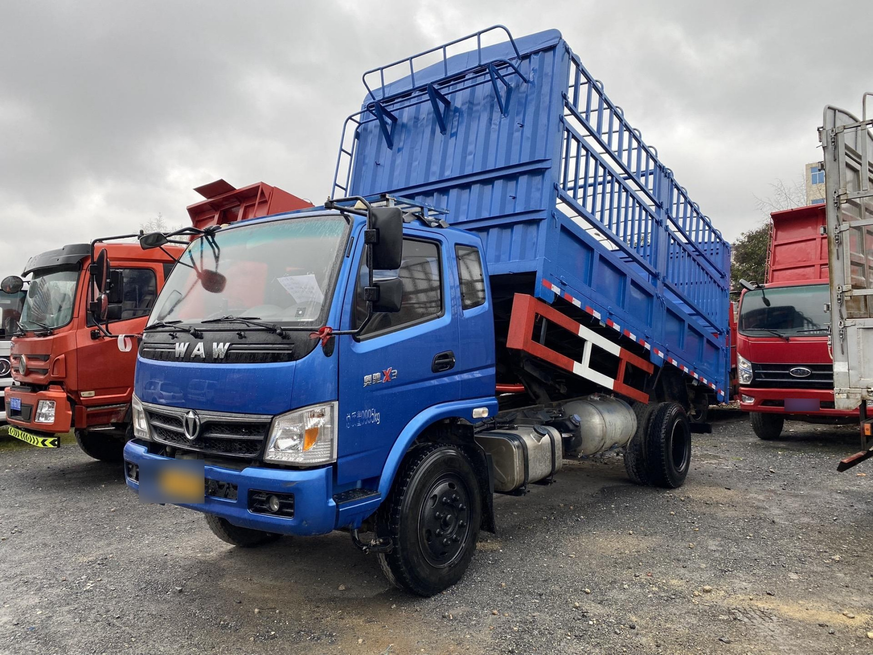 2019年2月奥驰x3国五160,法士特八档,1094底盘825-20轮胎,5.3x2.