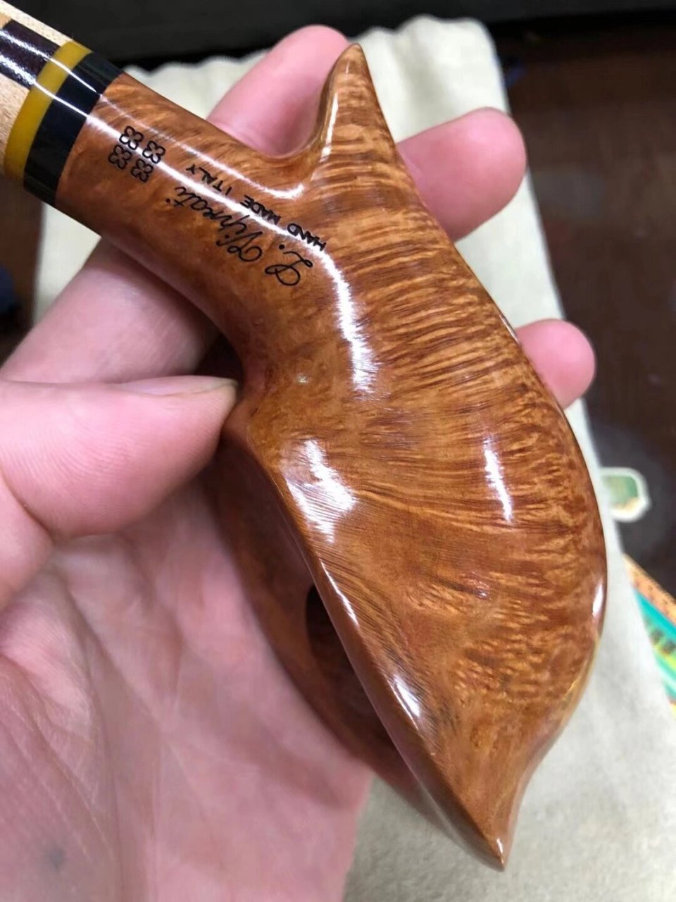 意大利弯道之王 ——维布拉蒂石楠根手工烟斗 鲸鱼款式 用料考究,密集