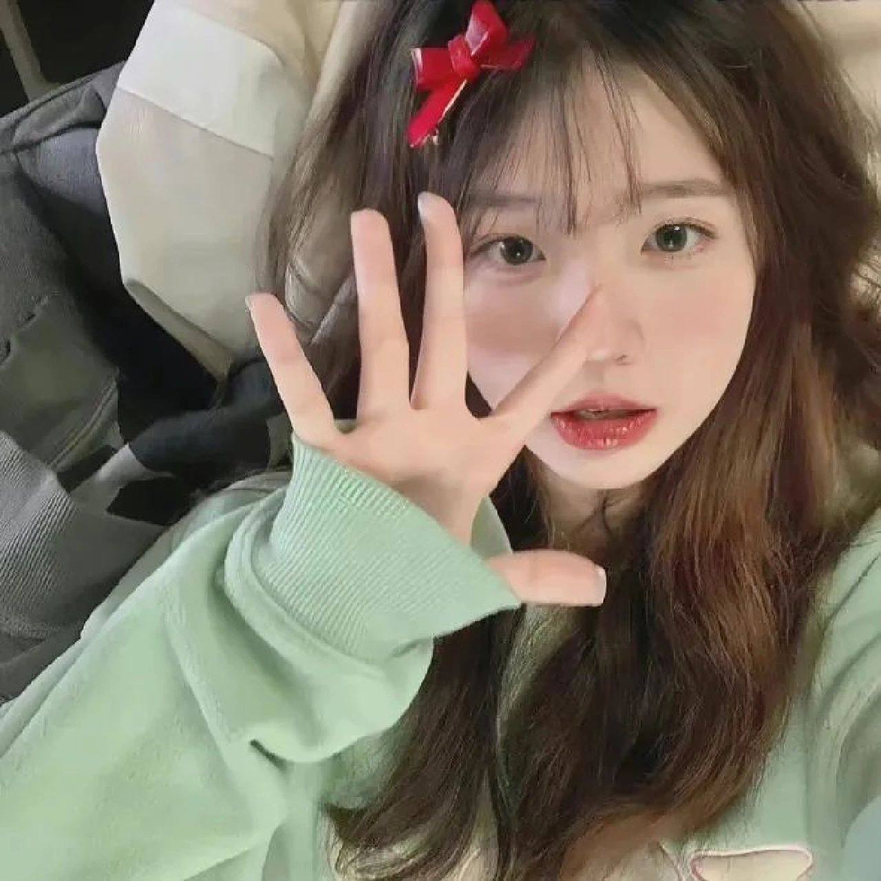 可爱温柔淑女露脸真人头像93939595