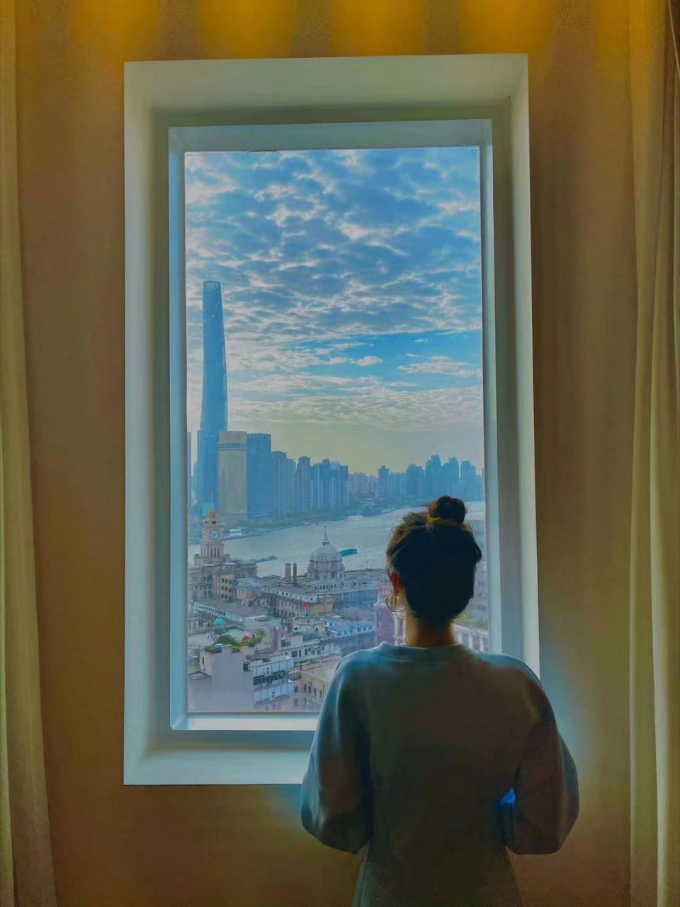 迪丽热巴背影杀四宫格#迪丽热巴# 日落背影,与夕阳一样惊艳美好95