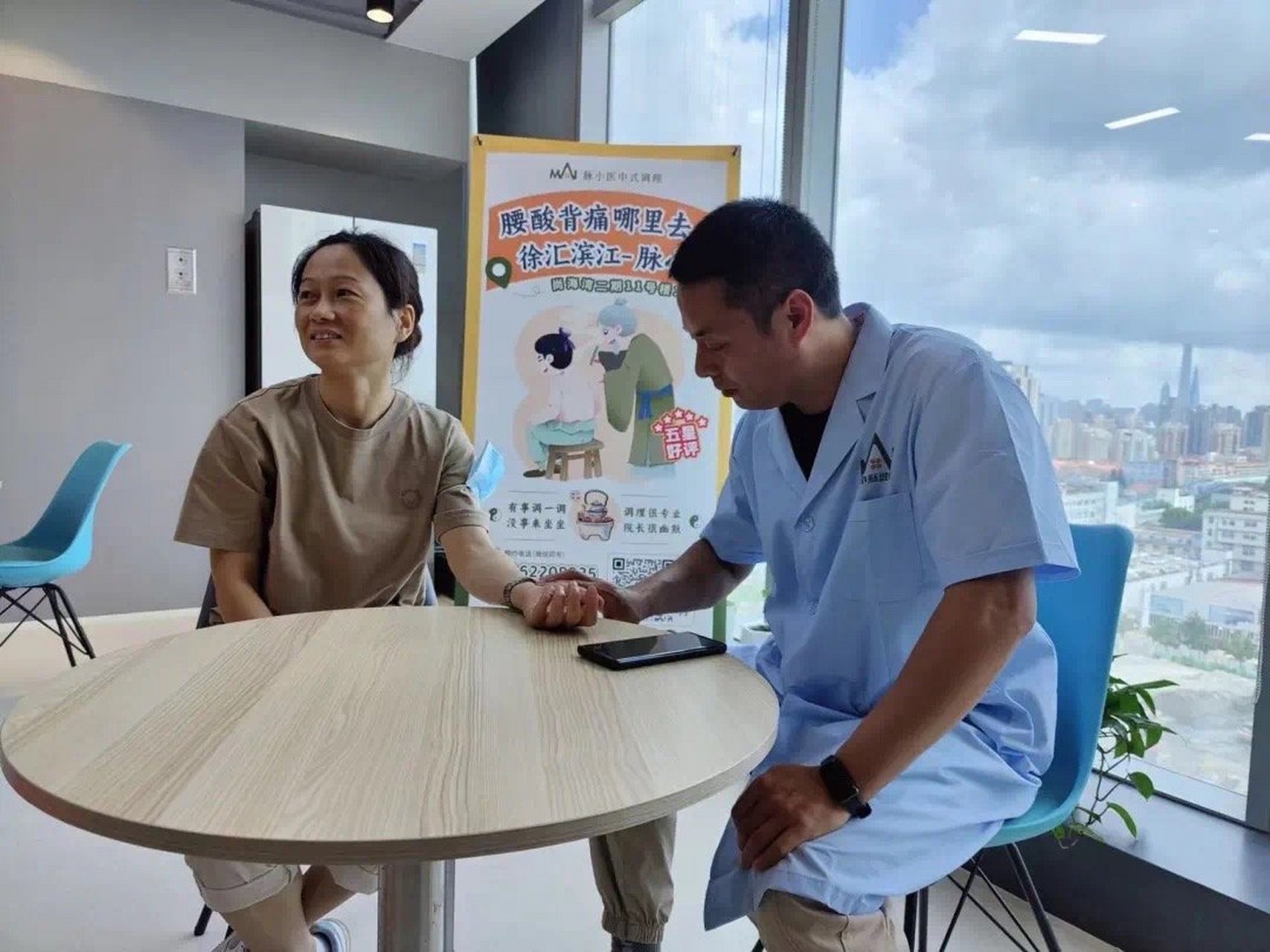 【优化营商环境更接地气,斜土街道为企业送上健康服务】8月3日,徐汇区