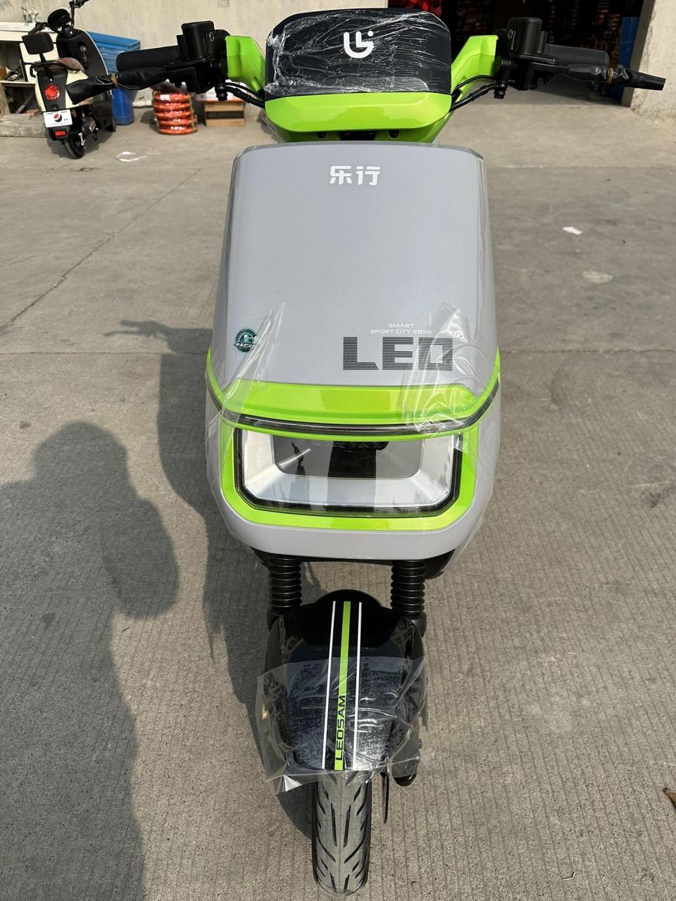 乐行n 32电摩前后双碟,可装607232电池.