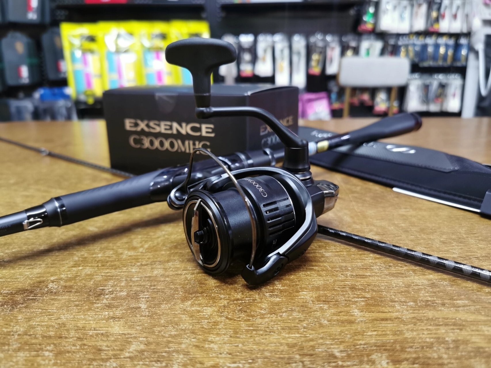 那么英菲尼迪就是远投竿中的"屋顶",淡水路亚喜欢大水面远投狙击翘嘴