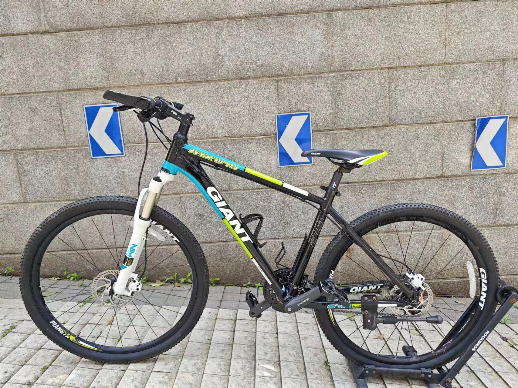 捷安特atx870山地车 成色还行,功能正常27速油碟 肩控锁死前叉,车架m