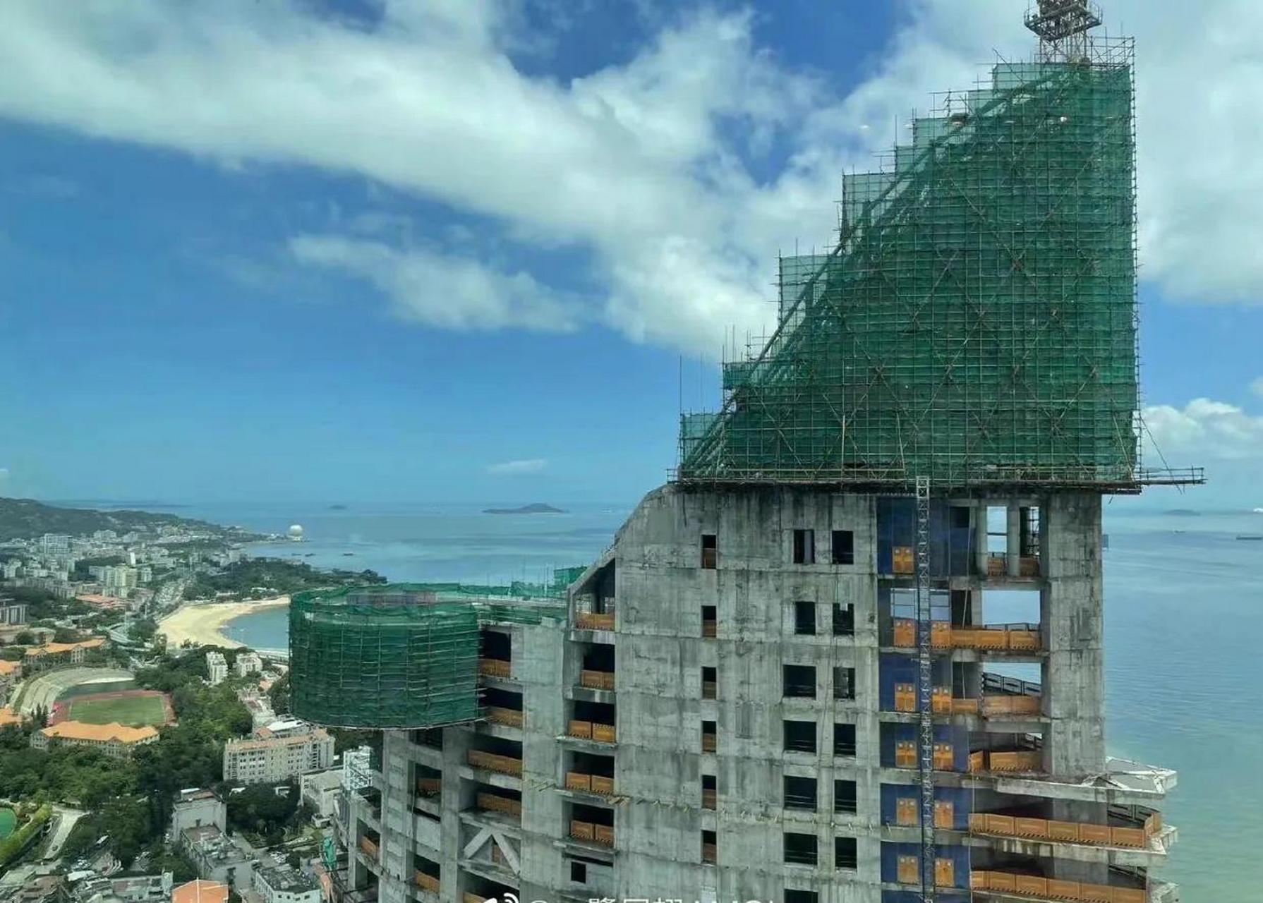 厦门第17栋200 米高楼,悦海湾酒店即将封顶看似欲与世贸试比高,其实