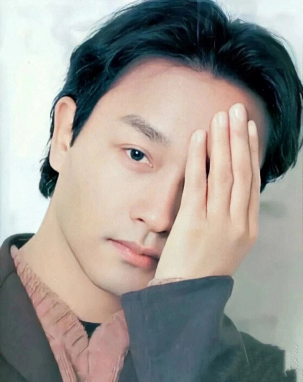 壬水男|张国荣 张国荣出生于1956年,9月12日.