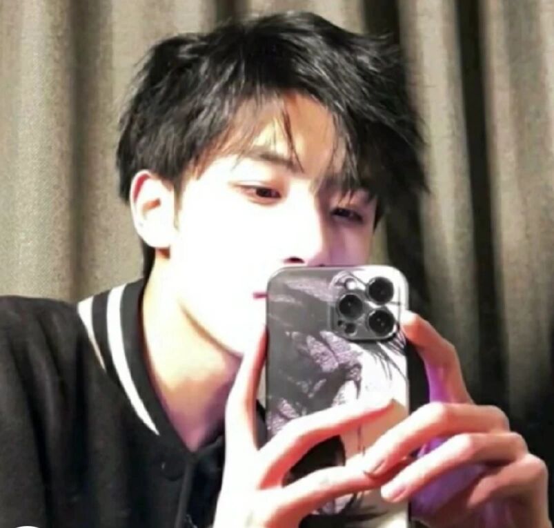 13岁好看男生头像