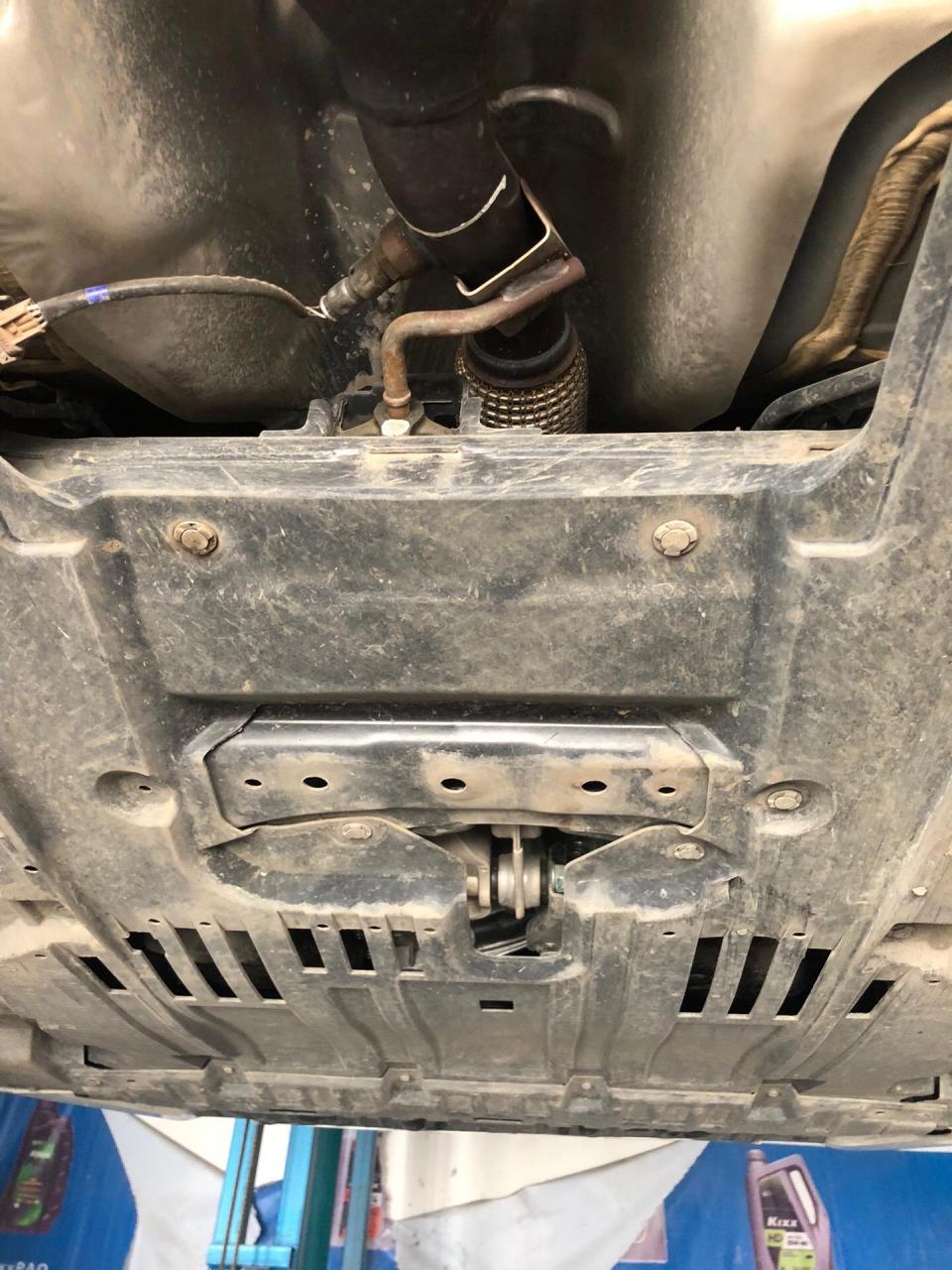 14代日产轩逸加装发动机护板,车底护板,前杠防撞条