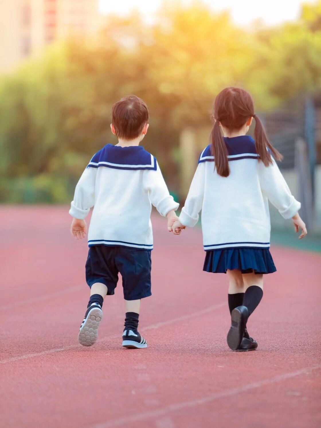 两小无猜青梅竹马的友谊