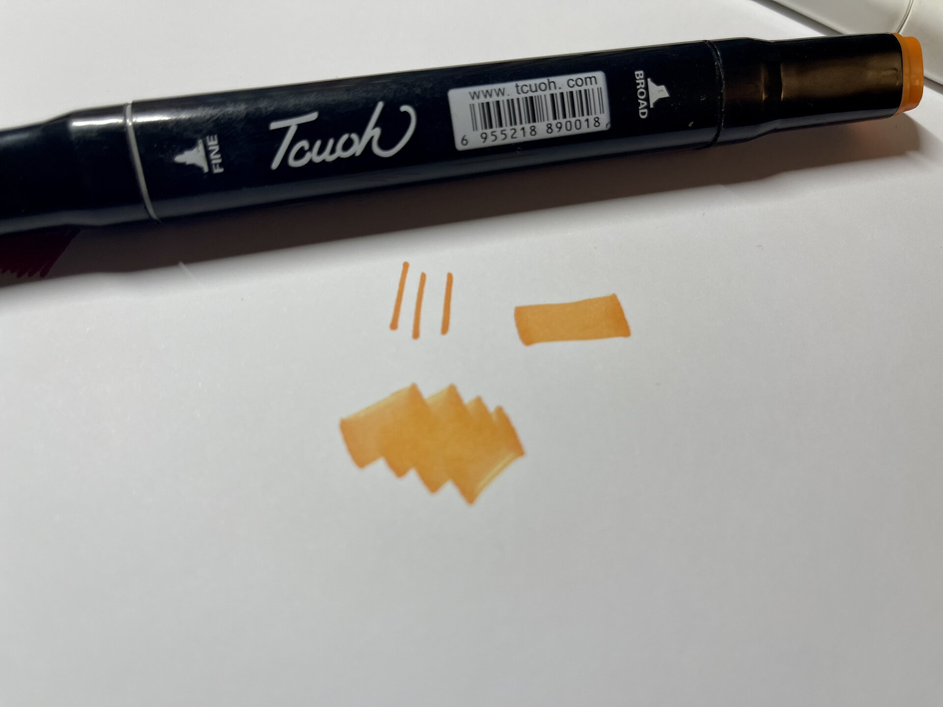 11566:touch mark  8215108色 优点:价格实惠 颜色鲜艳 缺点