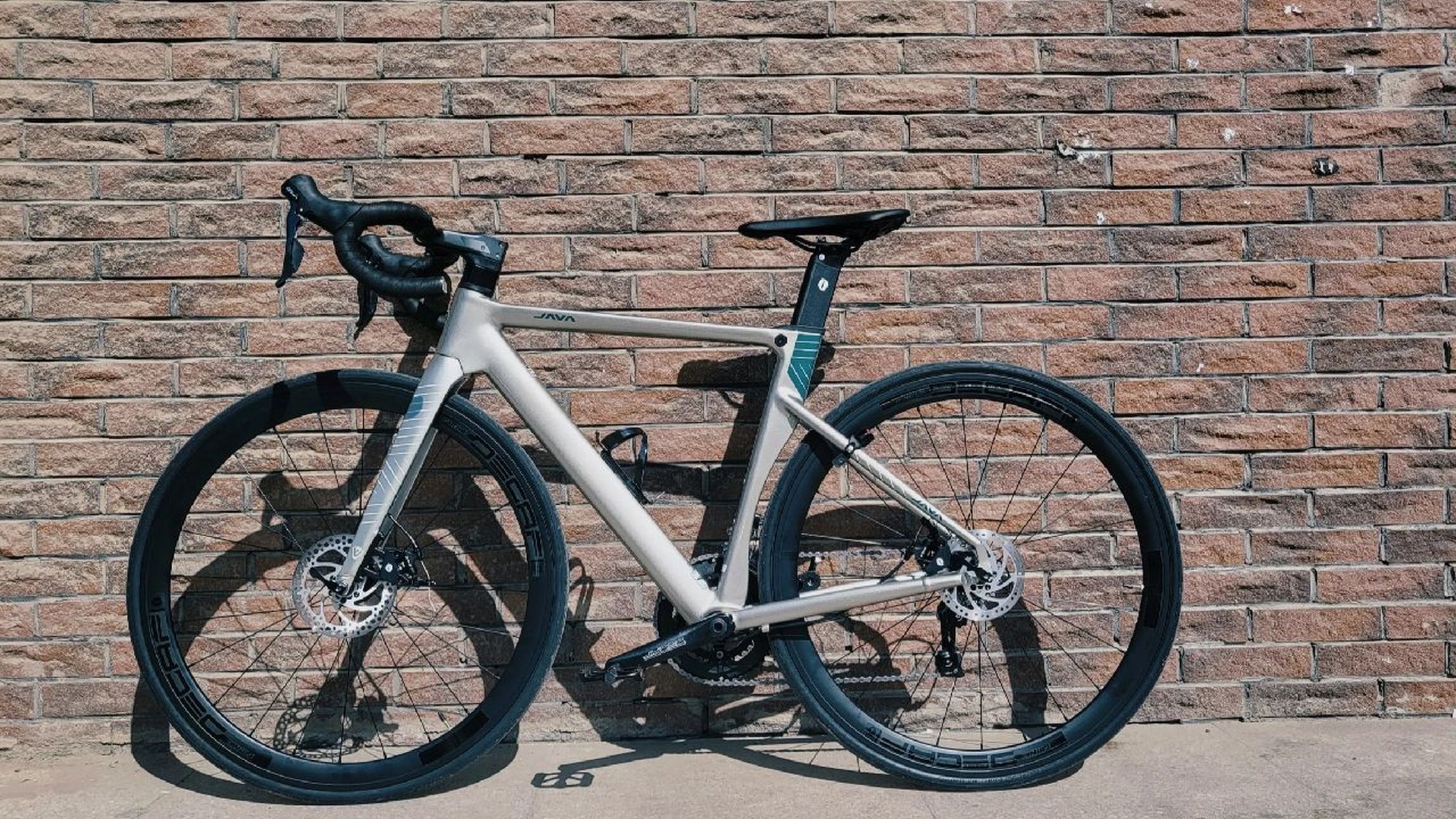 佳沃 java 鱼雷6 骑行1周体验报告 新人哈,就说一下目前我的感受和我