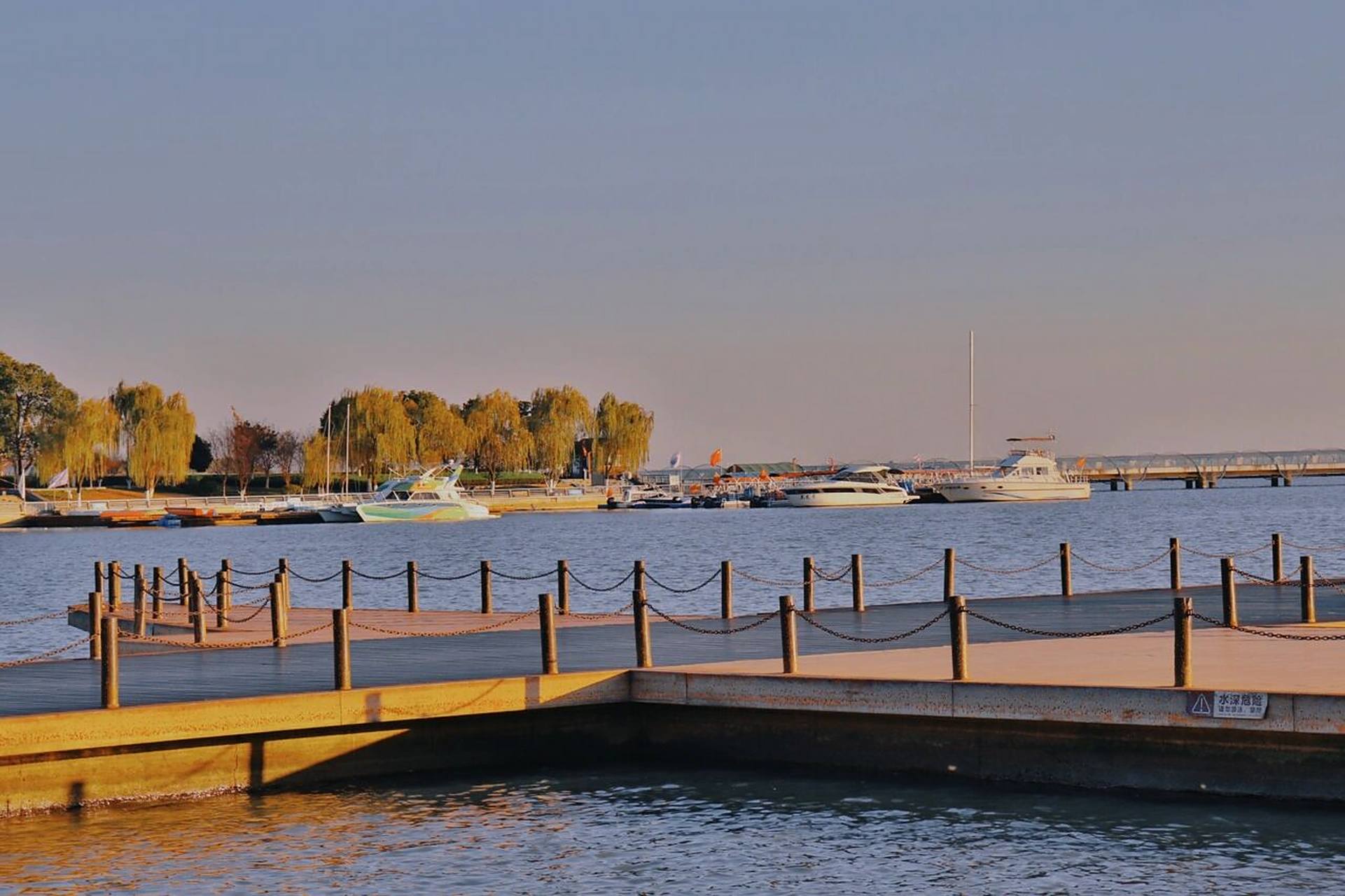 "慵懒地游走 被记录的阳光 奔跑 日出和日落" 99常州揽月湾广场