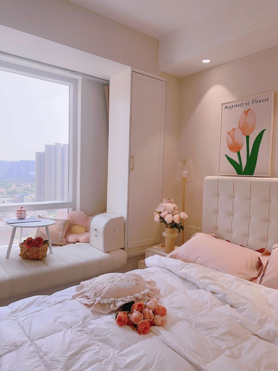 哈喽,今天分享我家只有13平米的主卧 老公很不满意这个卧室,不适合大