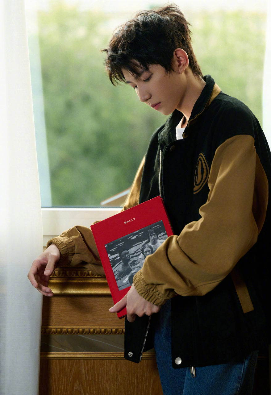 王源米兰时装周bally全球代言人@王源 出席即将到来的2024春夏葱沣