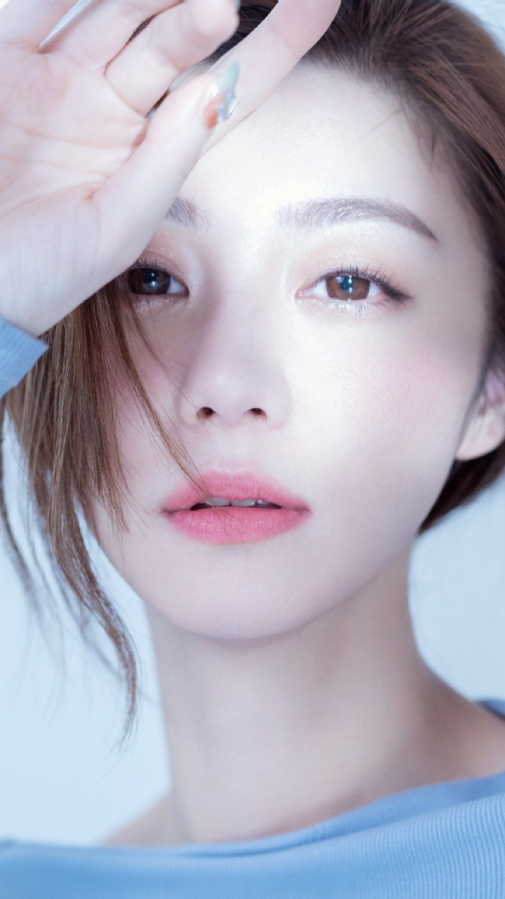 浙江卫视美女主持人费费