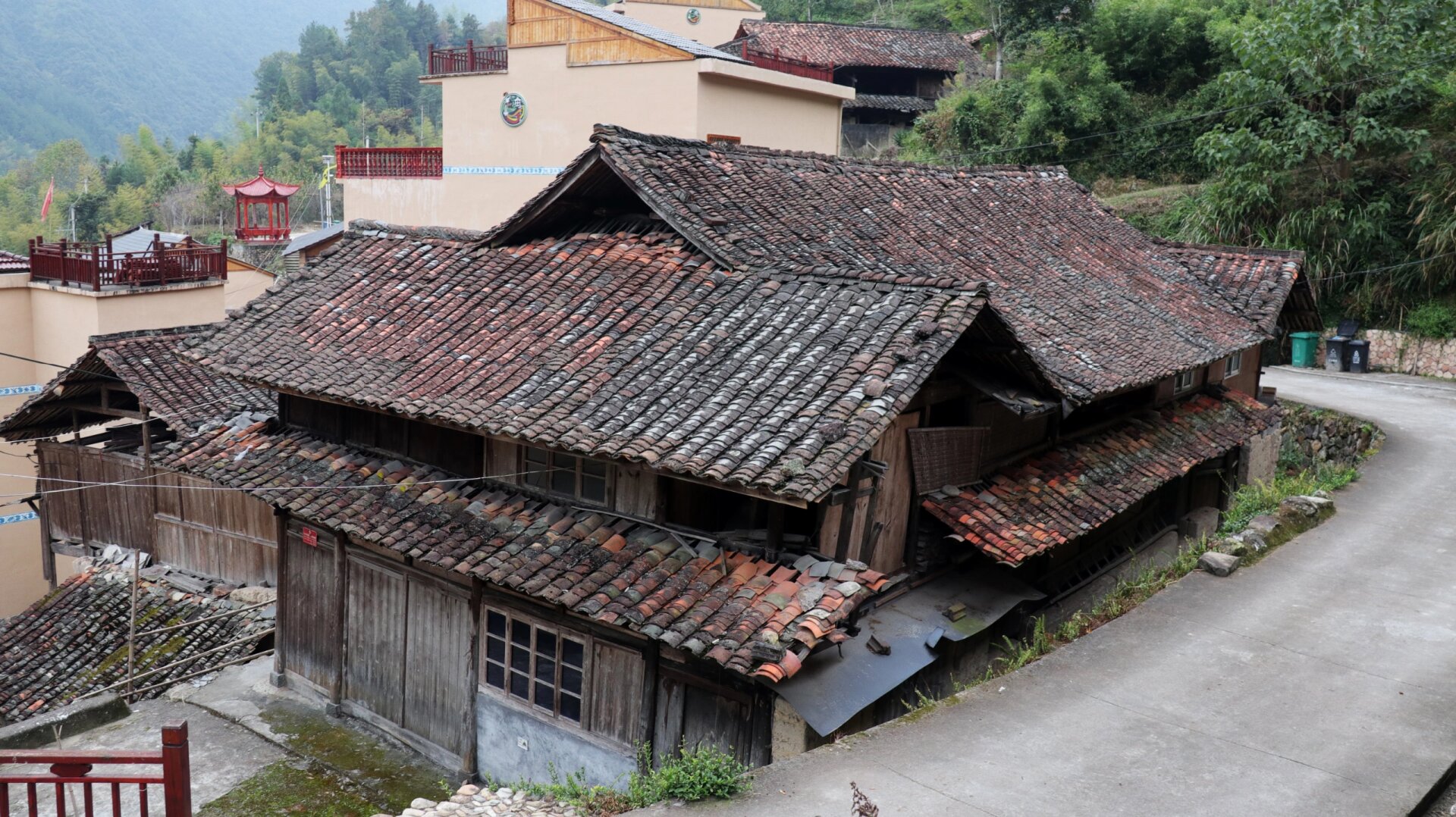 丽水之畲族箬坑村 箬坑村,位于青田县北山镇与景宁原陈村乡,是青田仅