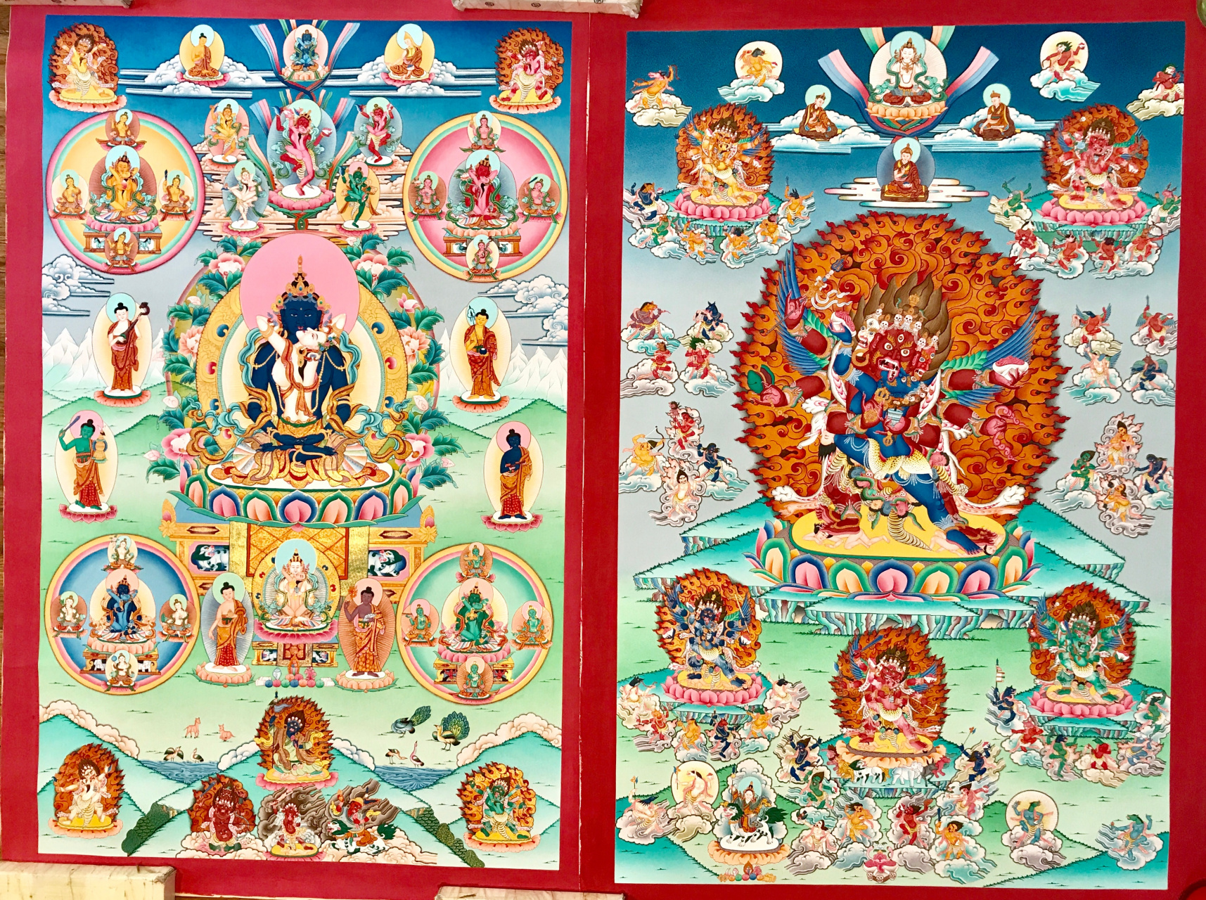 收藏级唐卡·中阴救度的文武百尊,画芯尺寸80x55cm(一幅的尺寸),这两
