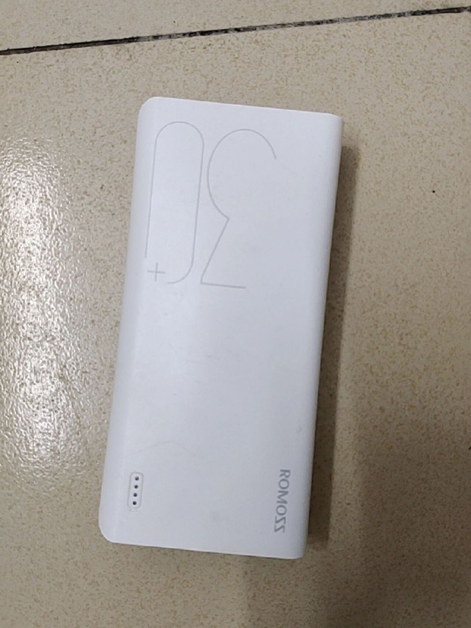 「鼓包充电宝」怎么处理 图片上看不出来,摸着已经鼓包很明显,你们的