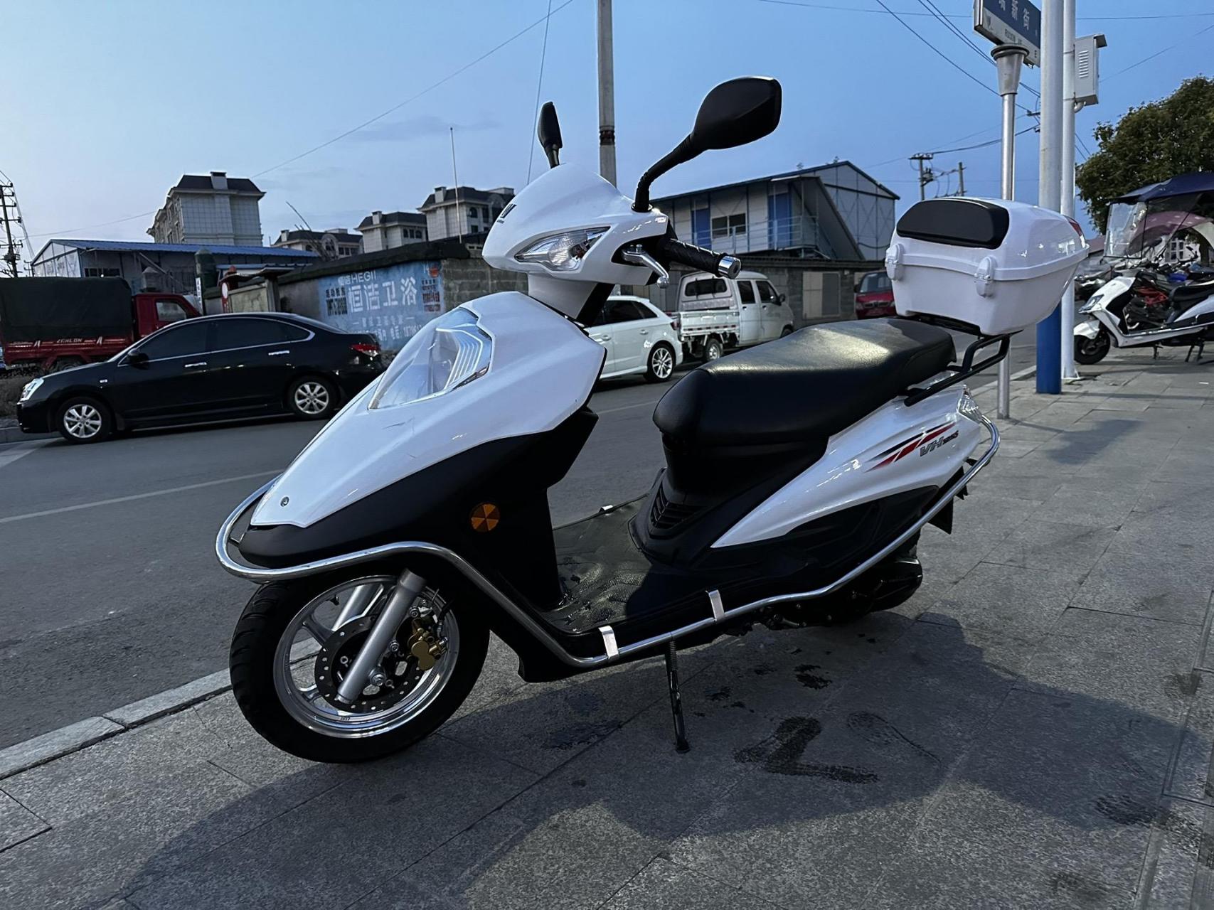 豪爵vh125s家用踏板摩托车