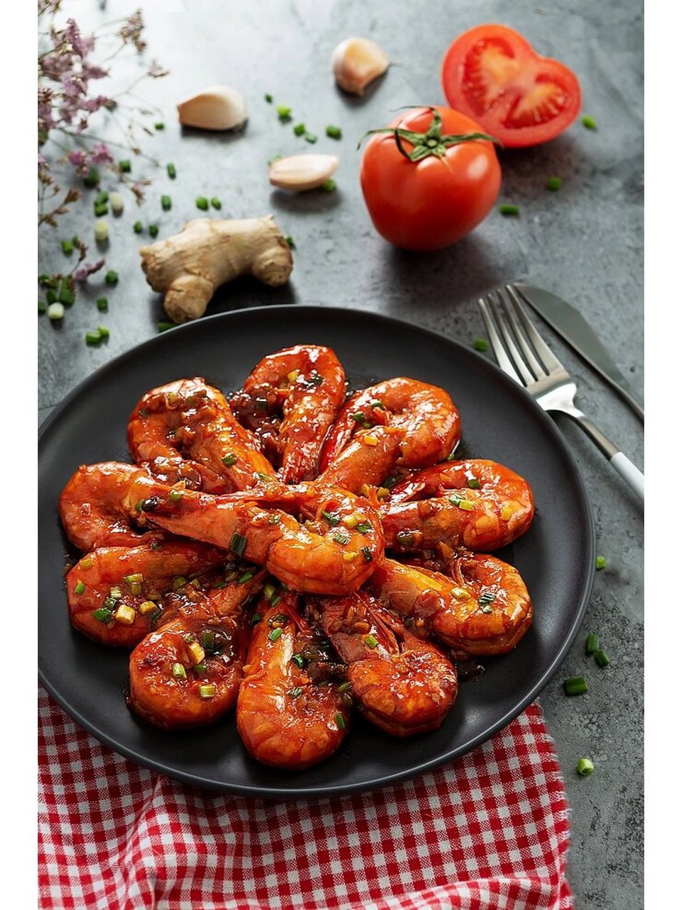 美食日记 | 鲁菜代表名菜——油焖大虾 油焖大虾是一道历史悠久的名菜