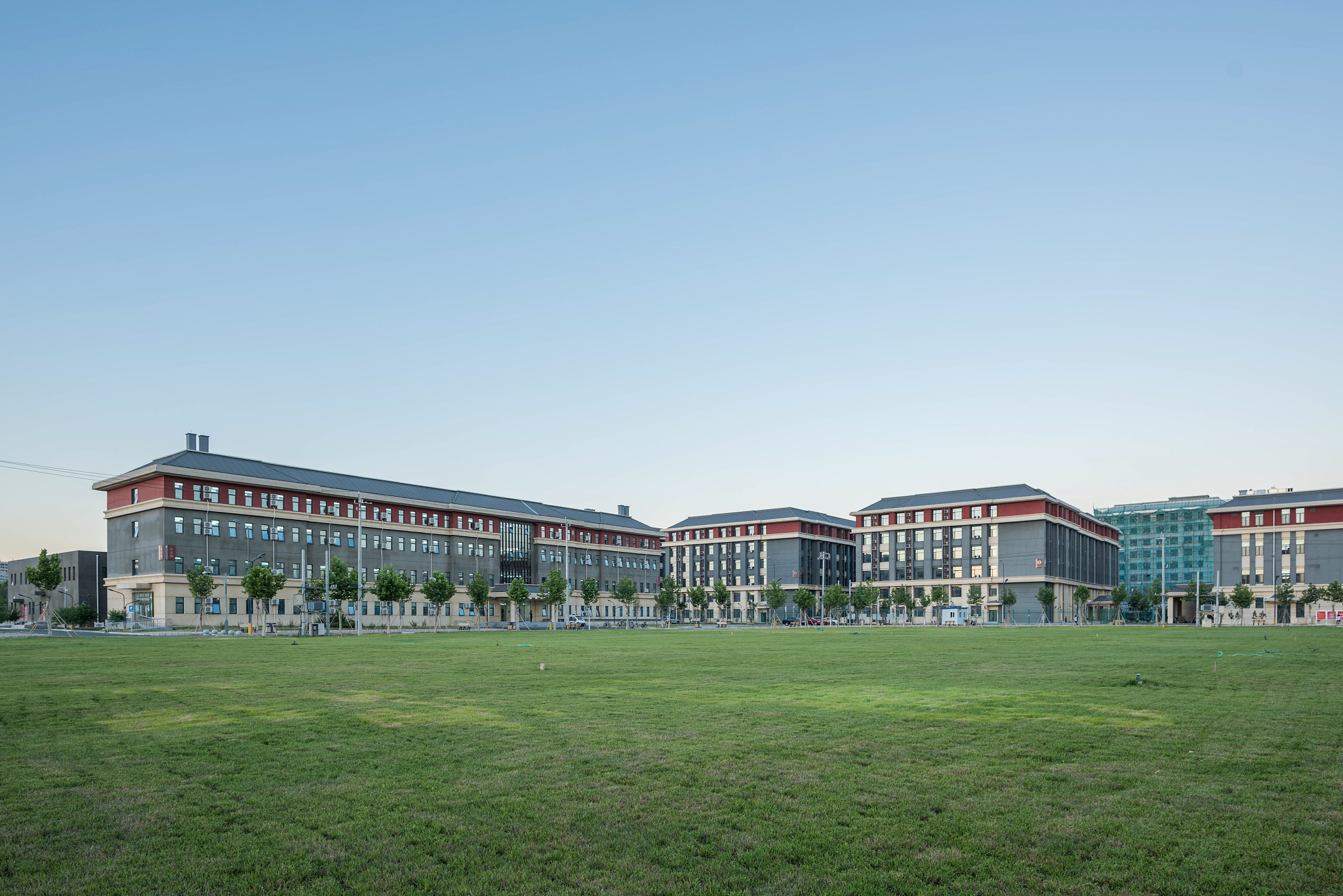 嘿,听说了吗?民办高校招生现在可是"冰火两重天"啊!