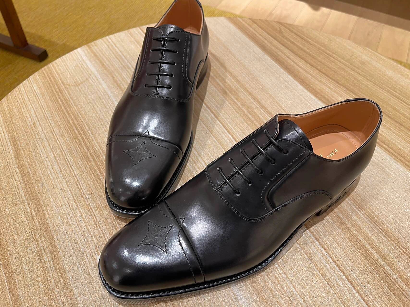 lv男士皮鞋新款