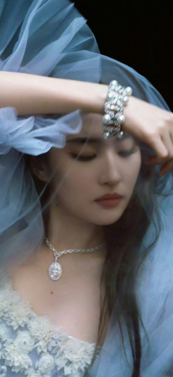 刘亦菲胸前痣##刘亦菲# 才发现天仙姐姐有胸前痣诶!仙品舔舔!