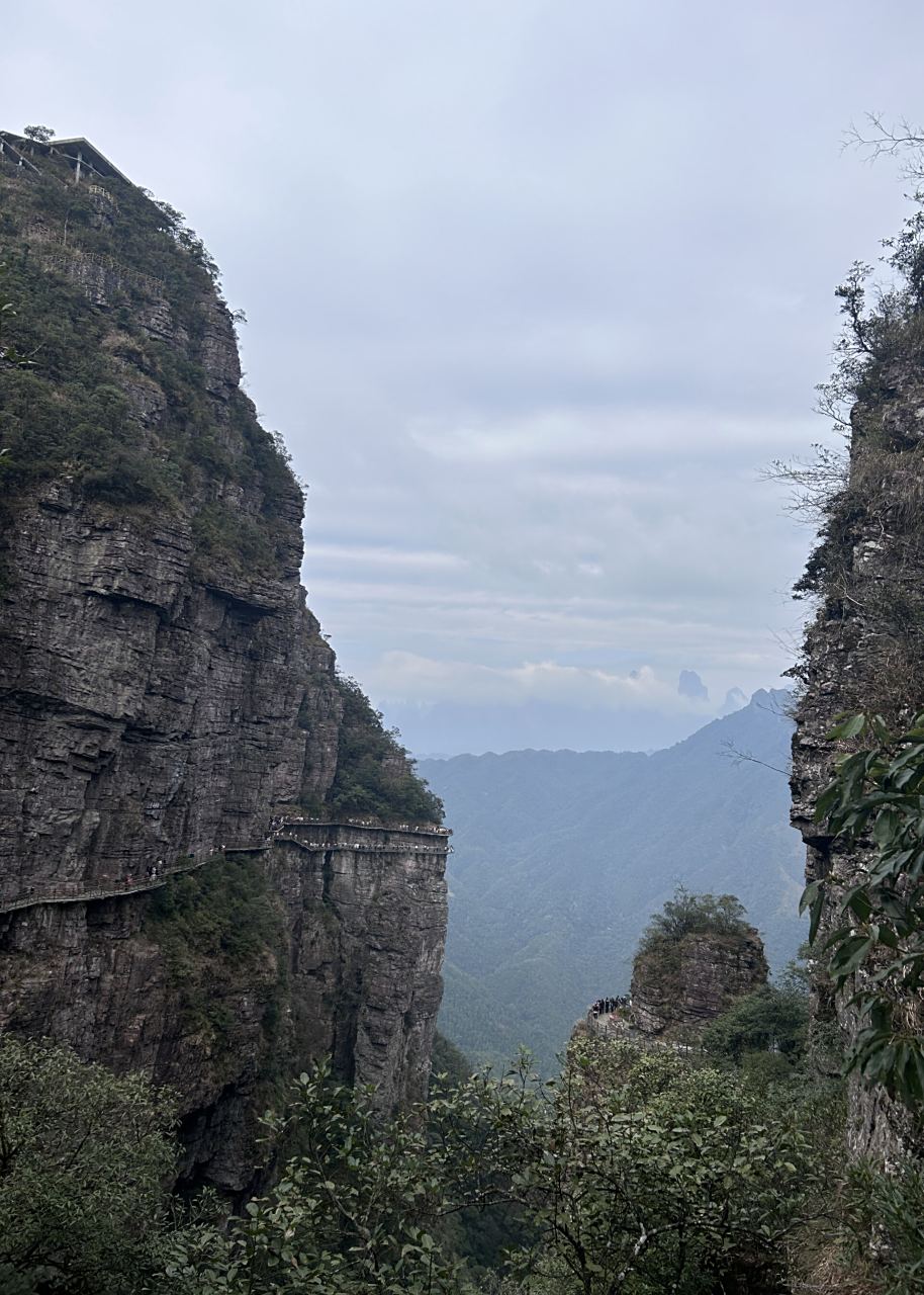 北帝山--别致的"张家界" 北帝山风景区位于广西贵港市平南县大鹏镇,是