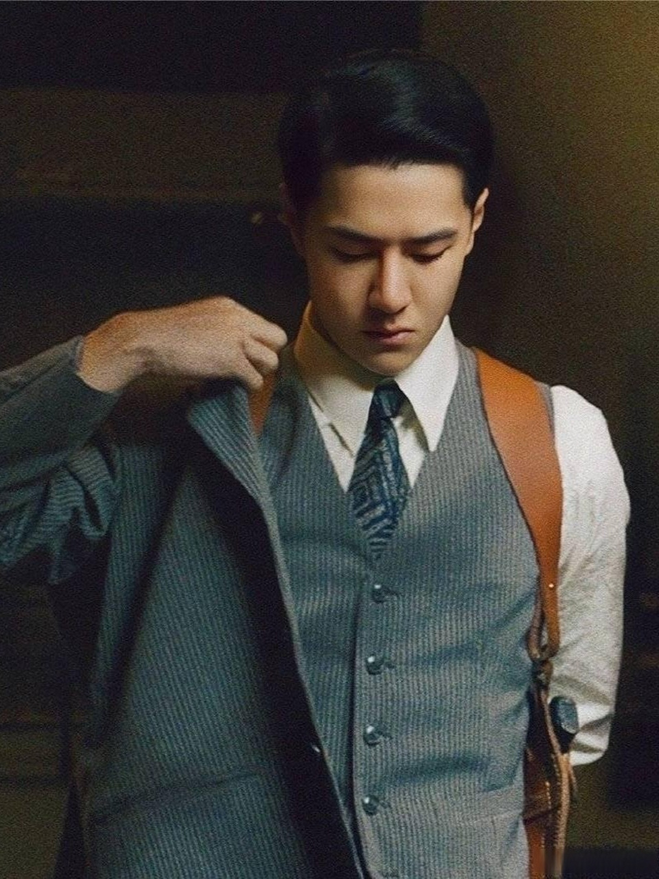 王一博民国妆造,民国风直接出圈,不得不说王一博民国妆造太棒了,气质