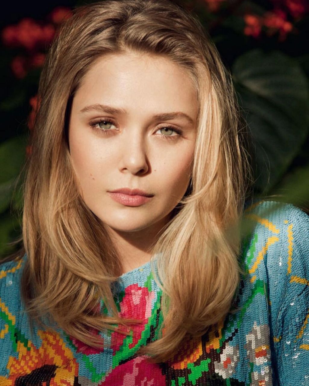 绯红女巫伊丽莎白奥尔森2022年12月美照 不晓得奥妹还会不会在漫威