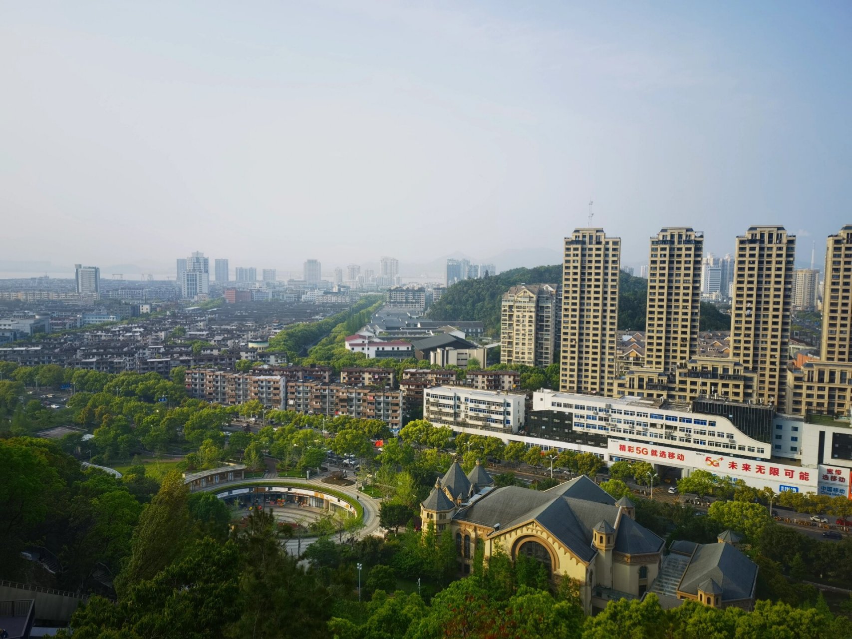 云西公园——椒江最好玩的地方(bushi)  可以坐扶梯上山的公园 周末去