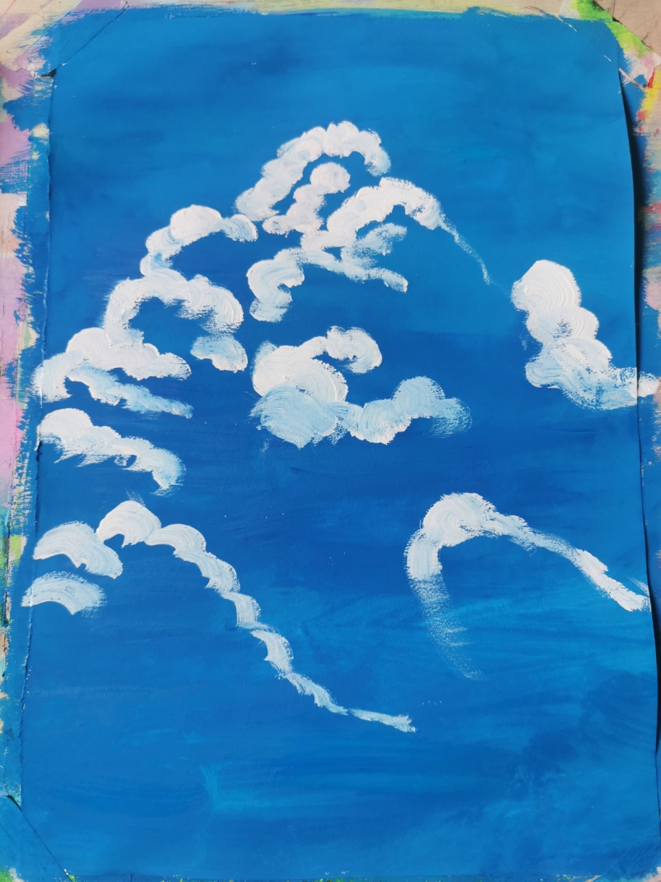 梦幻蓝色风景水粉画步骤图 白云注意先用干画笔画出白云 再用干净的