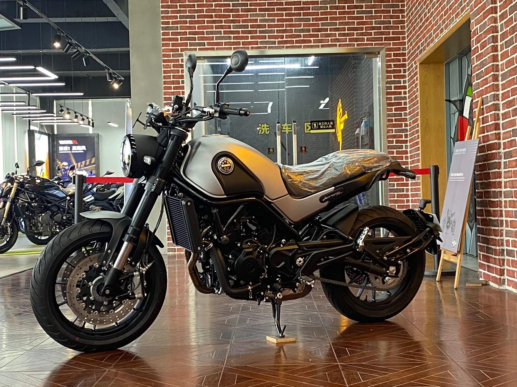 (只售广西)贝纳利幼狮500 公路版库存车处理 500cc双缸中国好声音