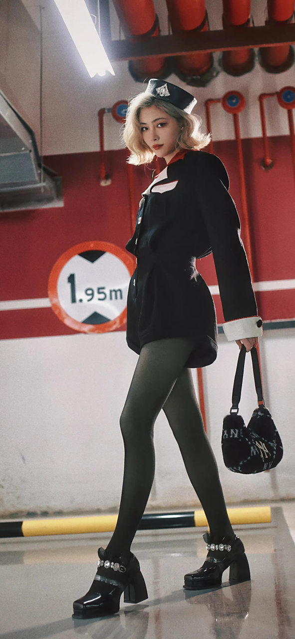 许佳琪黑色丝袜穿搭造型壁纸