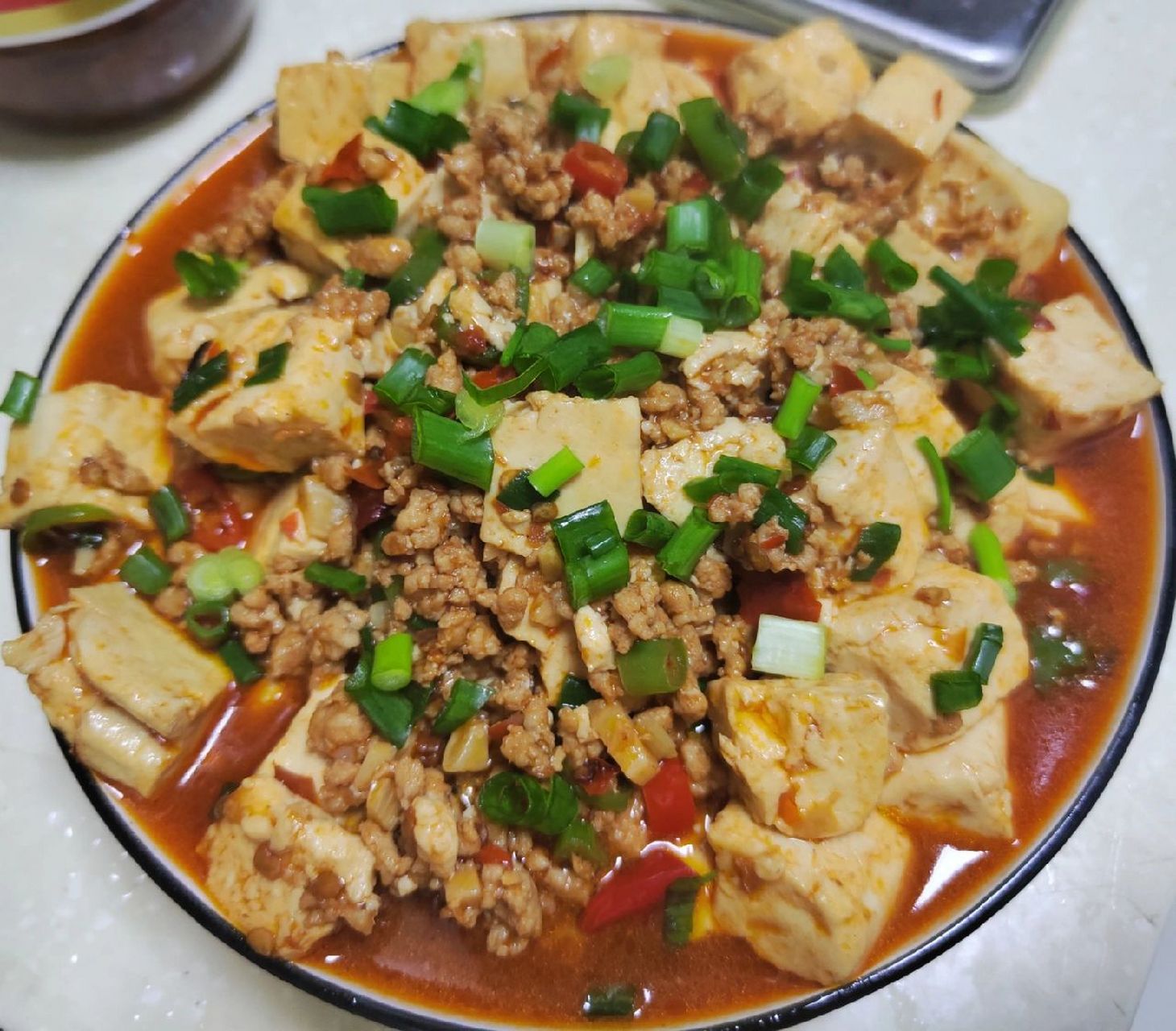 家庭简单版 烂肉豆腐 烂肉豆腐:1,豆腐清洗后,切小块,准备葱末,蒜末,2