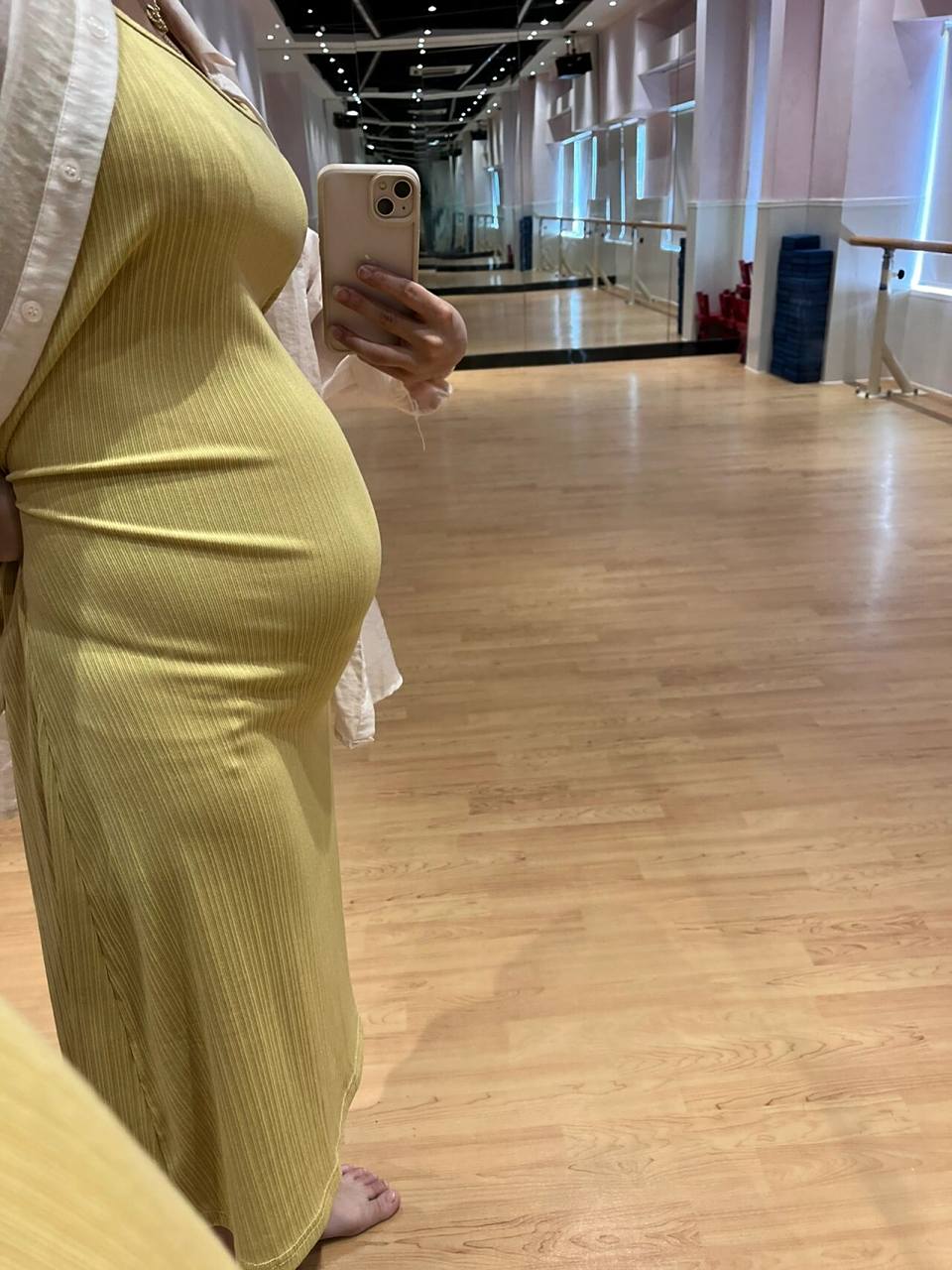 才四个月肚子就这么大了?   不是说四个月就开始显怀吗?