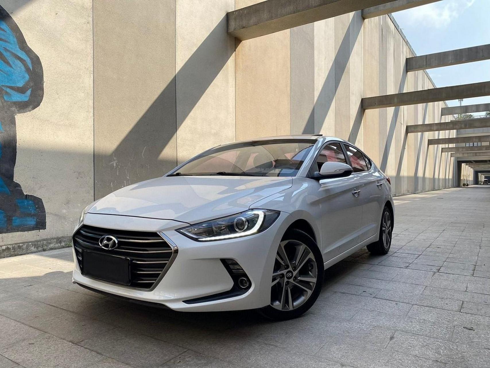 现代2016款伊兰特领动1.6glx智炫.