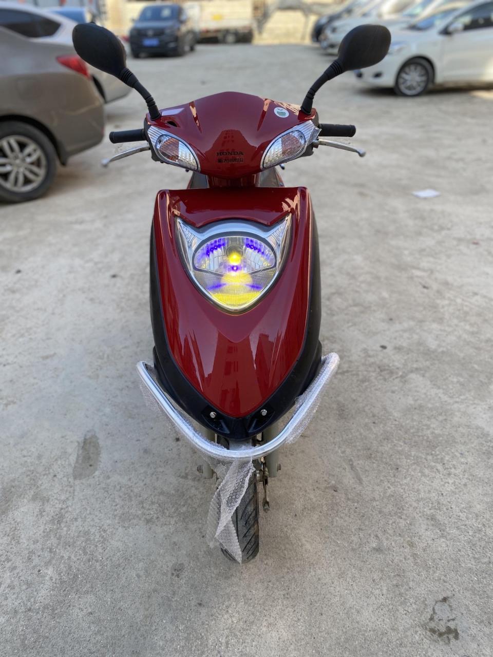 新大洲本田125dio   13年  车况精品    9.8成新  实表2.