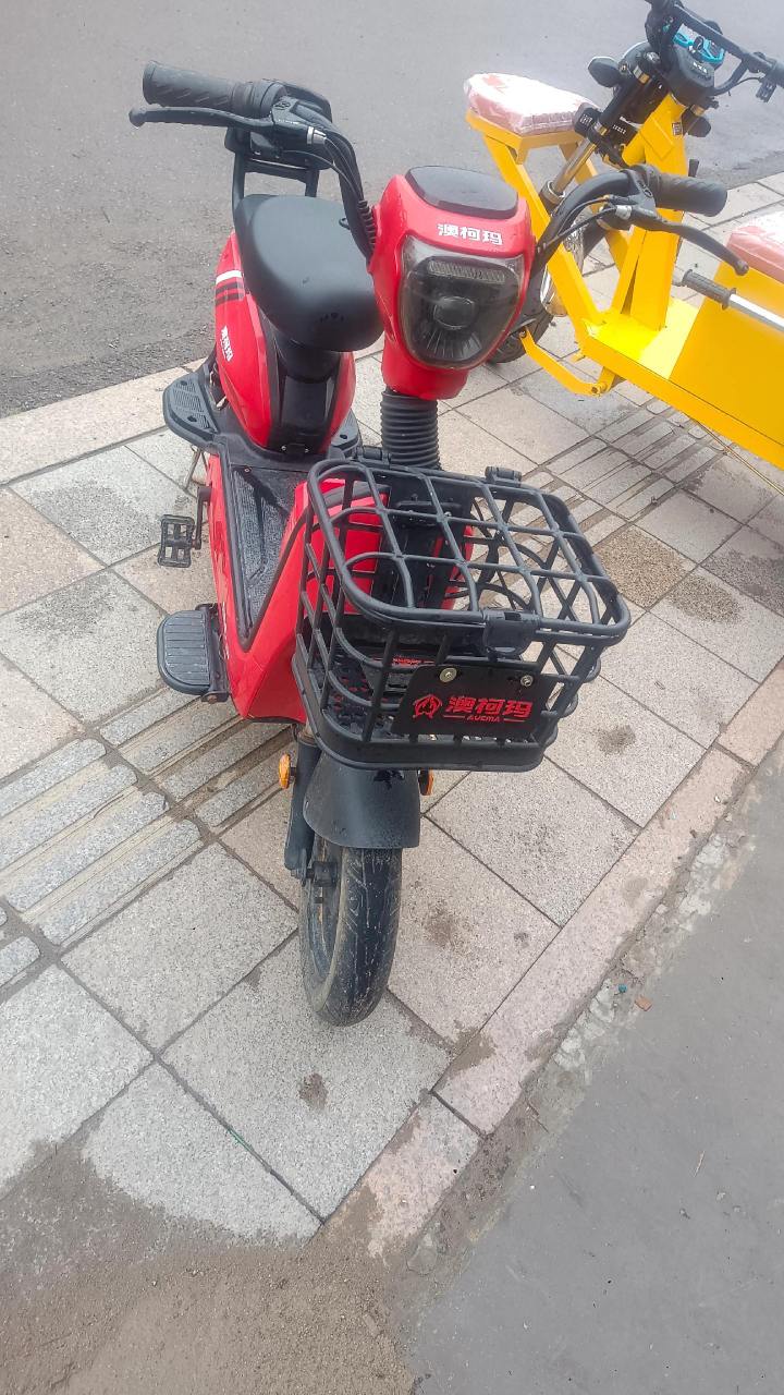九成新的电动二轮车,60伏大电池