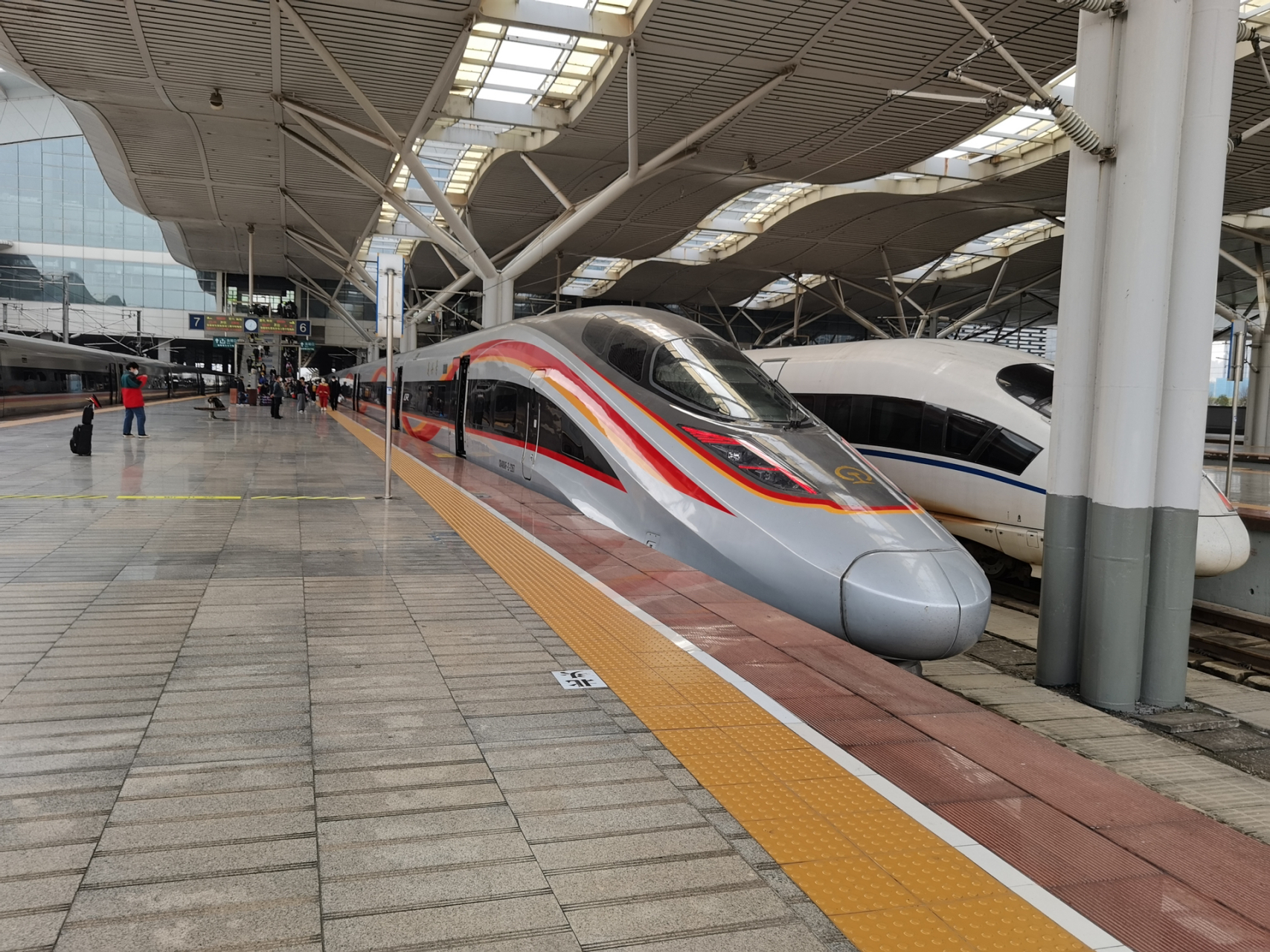 复兴号智能动车组真的很好看!